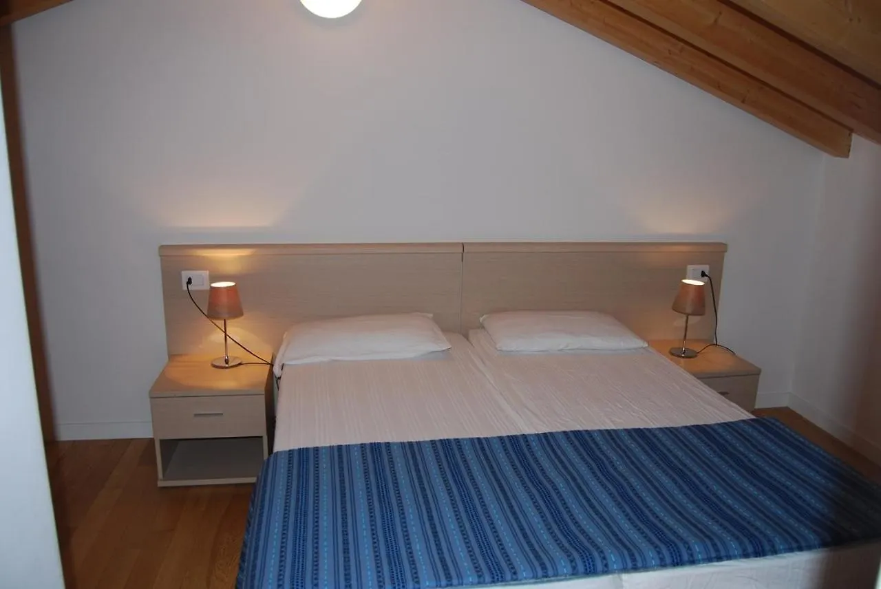Апартаменты Recently Built Flat With Swimming Pool And Balcony Бибионе 0*,