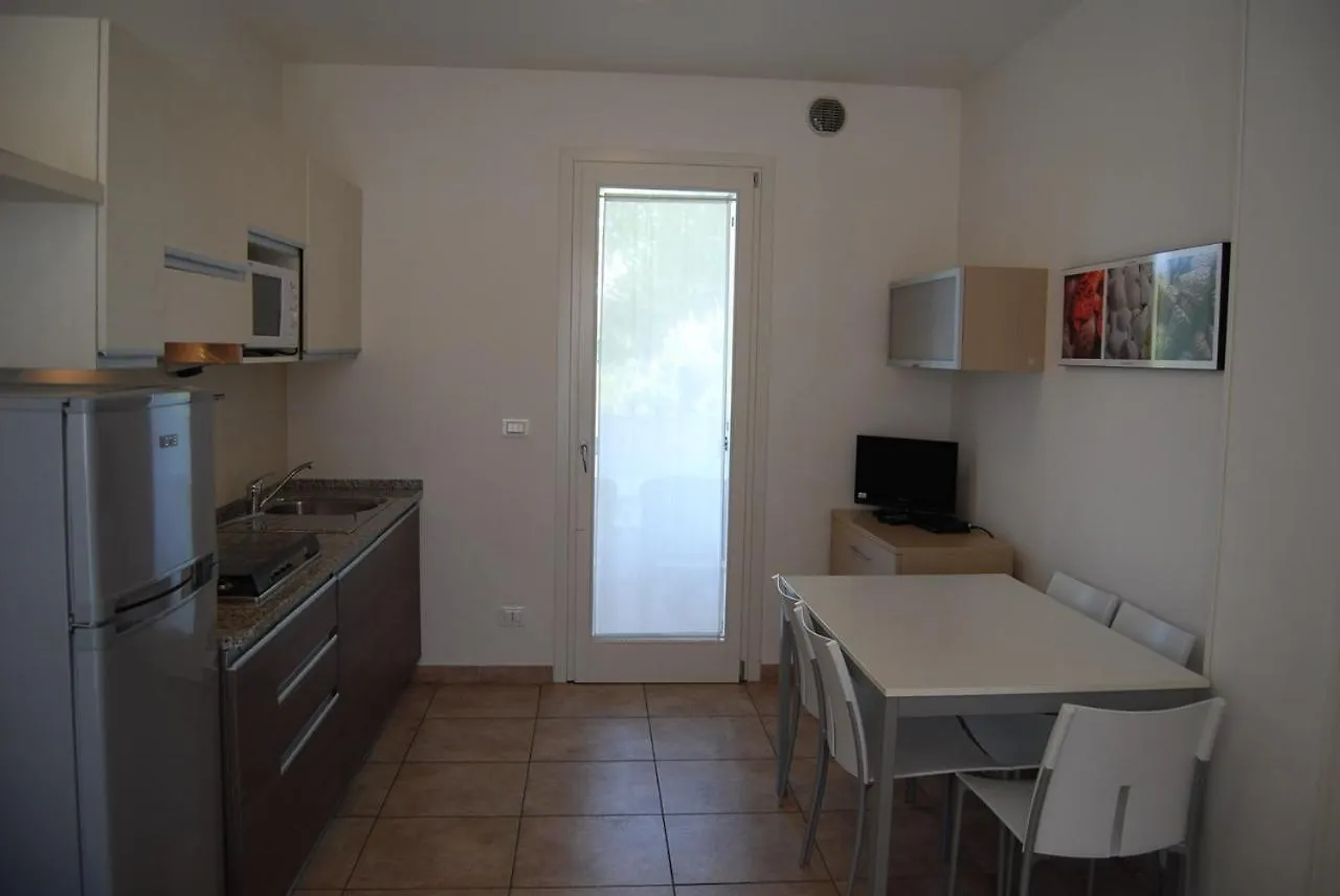 Апартаменты Recently Built Flat With Swimming Pool And Balcony Бибионе 0*,